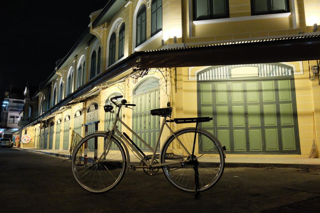 Old Capital Bike Inn - Sha Certified Bangkok Exterior photo